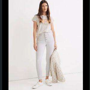 MADEWELL Curvy High-Rise Skinny Crop Jeans in Pure White: Button-Front 25